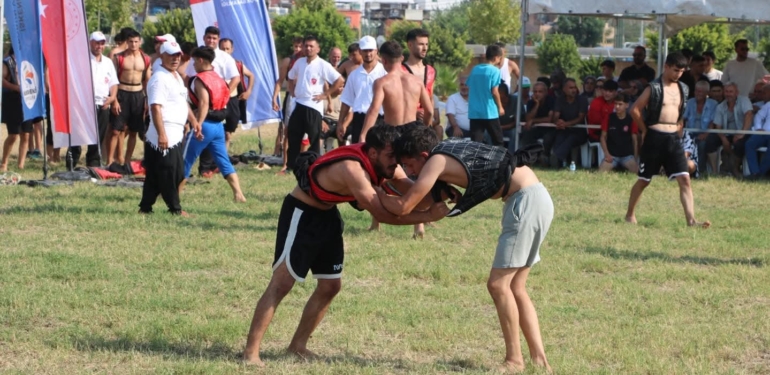 Kapışmalı Aba Güreşi Şampiyonası Nefes Kesti!