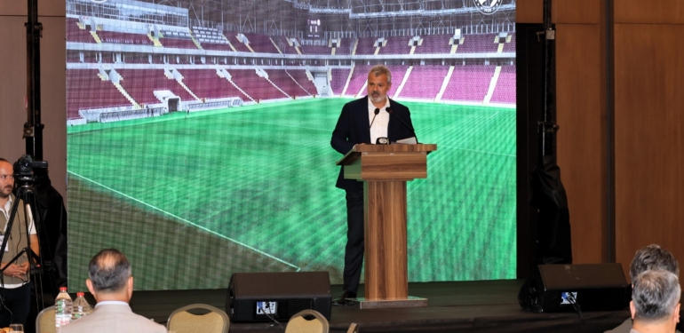 Kendimi Gençlere Borçlu Hissediyorum!