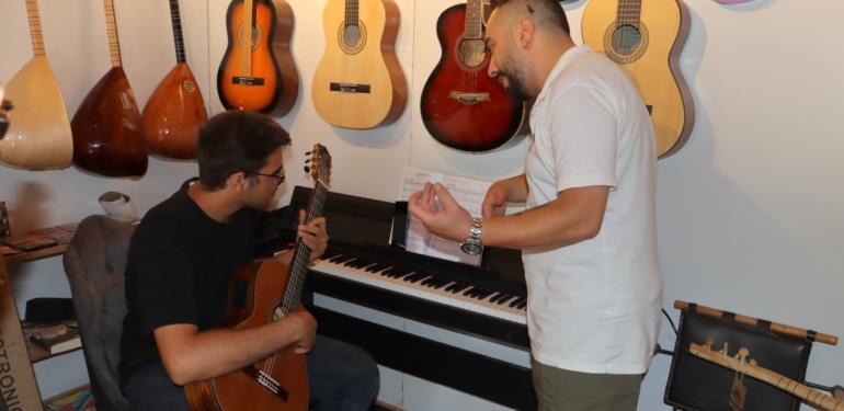 Depremin Küllerinden Doğan Bir Sanat Yuvası : “İzmir Müzik”