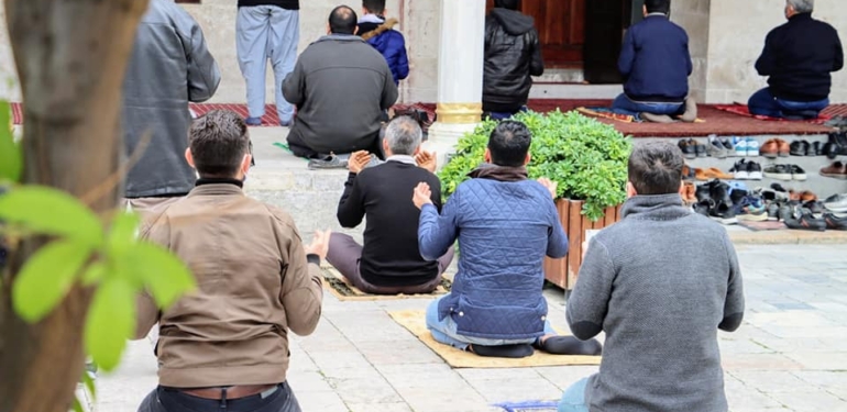 Kuraklık, Afetler ve Şehitler İçin 90 Bin Camide Dualar Yükselecek