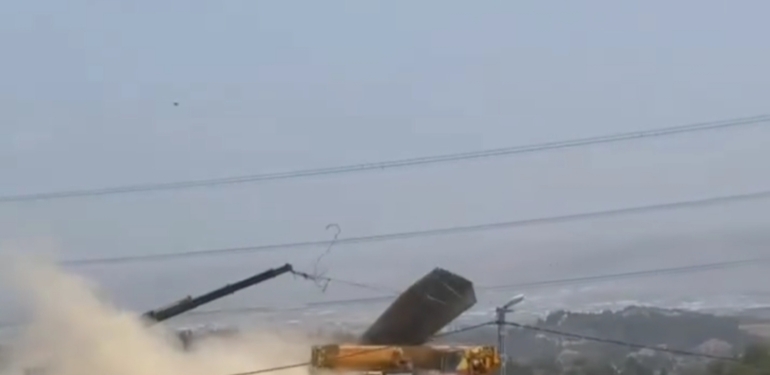 Freni Patlayan Vinç Uçuruma Yuvarlandı