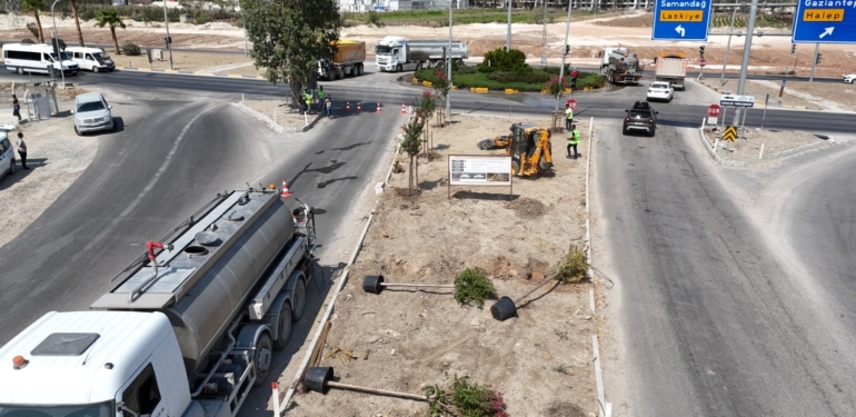 Havaalanı Yolu Ağaçlandırılıyor