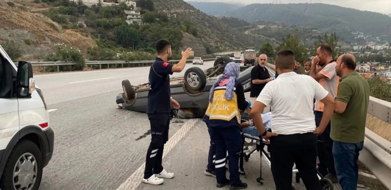 Takla Atan Araçtan 4 Yaralı Kurtuldu!