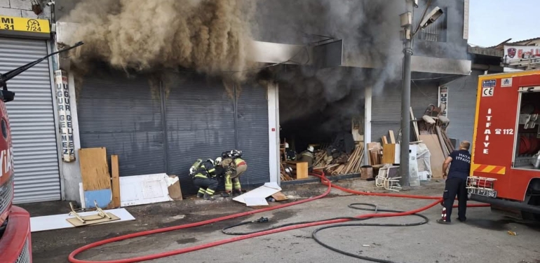 İskenderun’da Mobilya Atölyesi Alevlere Teslim Oldu!