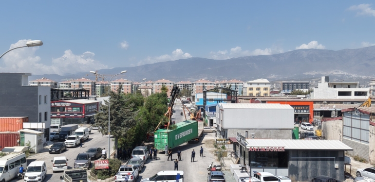 Sanayi Sitesi’ndeki Baraka ve Konteynerler Kaldırılıyor