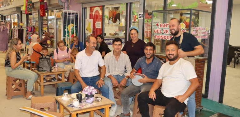 Uzun Çarşı’nın Sesi Mehmet Ural: “Amacım İnsanlara Moral Vermek”