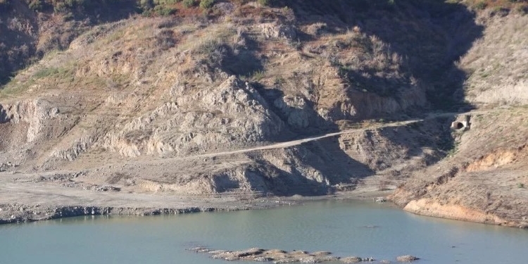 Karaçay Barajı’nda Alarm Zilleri Çalıyor