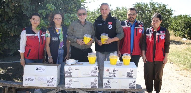 Narenciye Üreticilerine Sinek Tuzağı Dağıtıldı