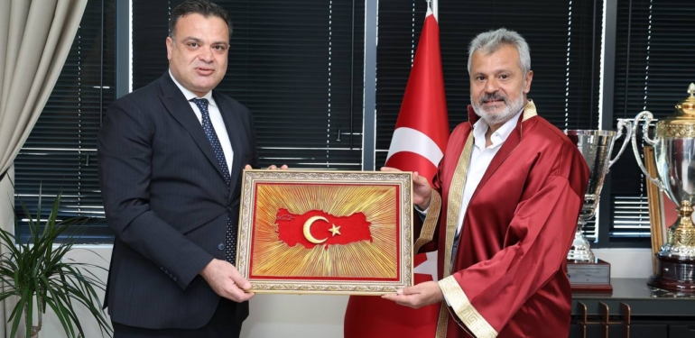 Öntürk, Ahilik Kaftanı Giydi