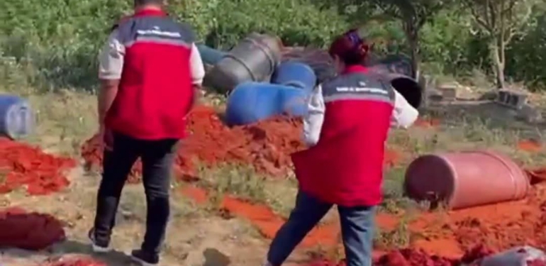 Katkı Maddesi Kullanılan Tonlarca Domates ve Biber Posası İmha Edildi 