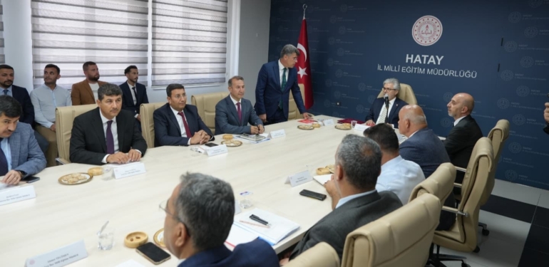 Hatay’daki Öğretmenlere ‘Türkiye Yüzyılı Maarif Modeli İngilizce Eğitimi’