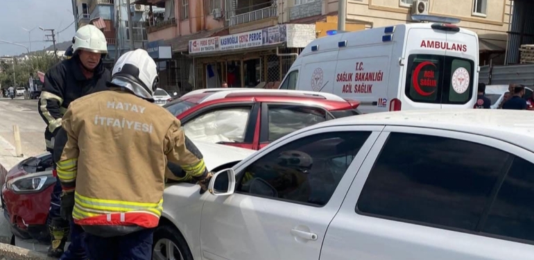 Samandağ Koyunoğlu’ndaki Kazada 6 Kişi Yaralandı