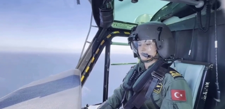 İçişleri Bakanı Yerlikaya’dan Dörtyollu Kadın Pilota Tebrik Mesajı