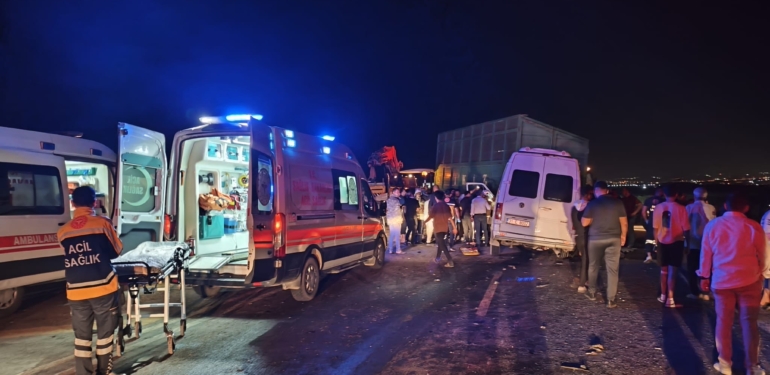 Reyhanlı-Antakya Yolunda Kaza : Çok Sayıda Yaralı Var!