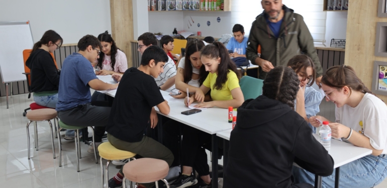 M2 Steam Merkezi, Genç Beyinlere Işık Oluyor