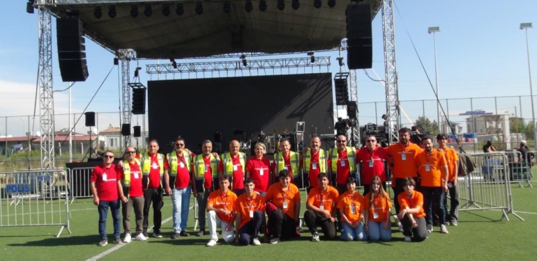 Defne Gönüllüleri Derneği’nden Örnek Davranış