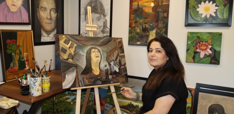 “Tuvalinde Umudu, Fırçasında Hayatı Taşıyan Ressam: Filiz Özbay Oduncu”