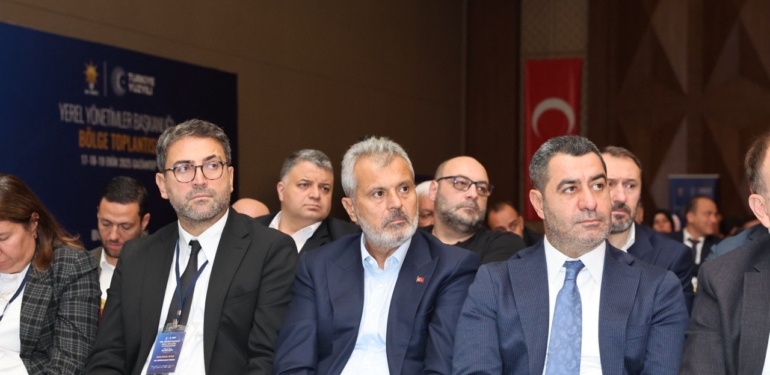 Öntürk, Yerel Yönetimler Toplantısına Katıldı