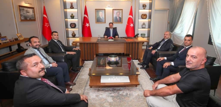 Vali Masatlı Ülkü Ocakları Heyetini Kabul Etti