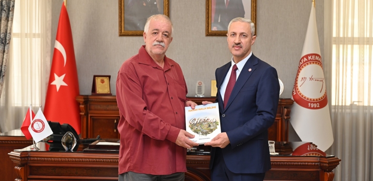 “Hatay Halk Bilimi” Kitabı Rektör Eren’e Takdim Edildi