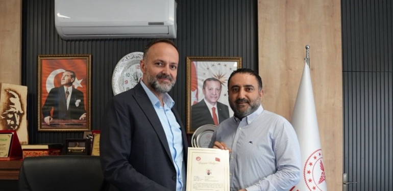 Başhekim Dr. Kavvasoğlu’na Teşekkür Belgesi 