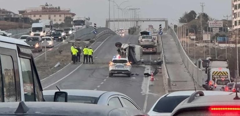 Antakya’da Otomobil İle Münibüs Çarpıştı : 11 Yaralı!