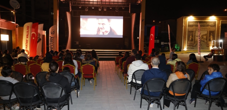 Atatürk’ün Hayatını ve Mücadelesini Beyaz Perdede İzlediler