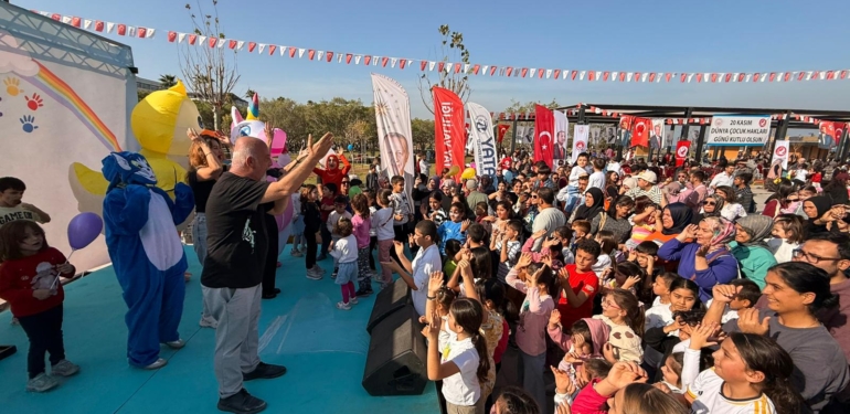 Çocuklar, Günlerini Doyasıya Kutladı