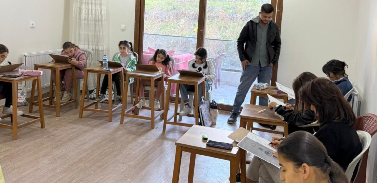 Art Antakya Resim Atölyesi Sanatla Büyüyor