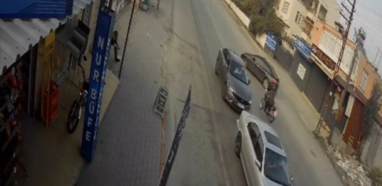 Otomobille Çarpışan Motorsiklet Sürücüsü Yaralandı