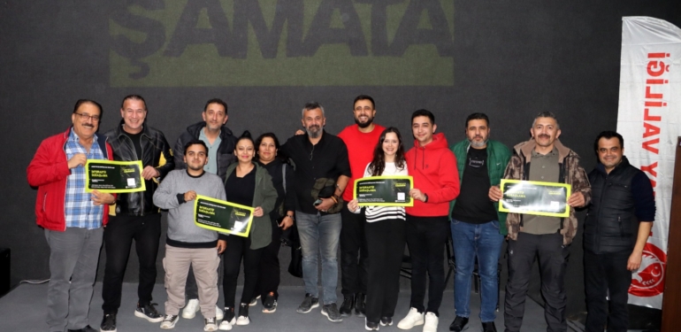 “Tiyatro Şamata” Kahkahalara Boğmaya Devam Ediyor