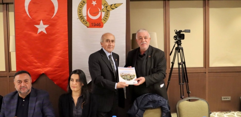 Kalaycıoğlu’ndan Oruç’a “Hatay Halk Bilimi” Kitabı