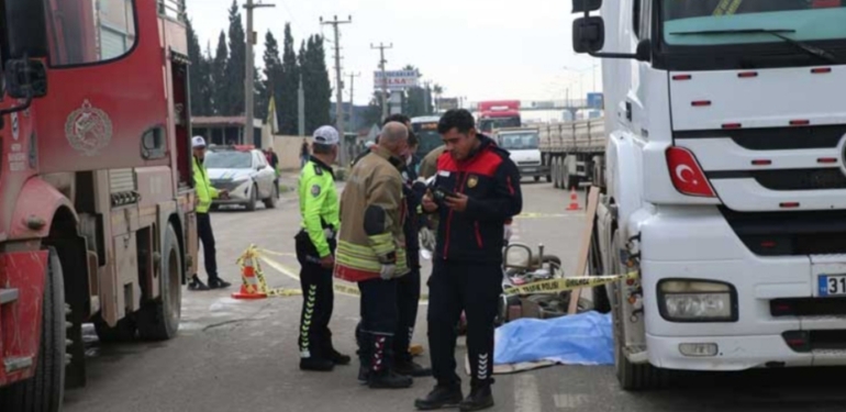 Motosiklet Tırla Çarpıştı: Anne ve Bebeği Hayatını Kaybetti