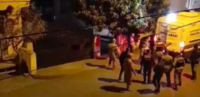 Eşini Baltayla Öldürüp Banyoya Gömdü