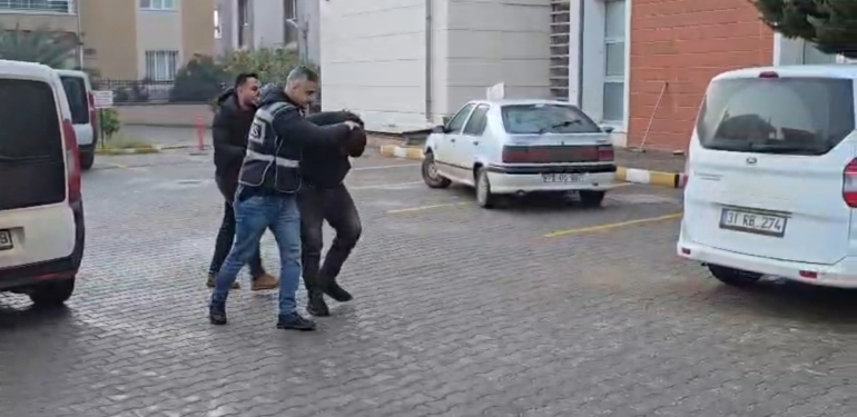 Canavar Dayı, Yeğenini Okul Çıkışı Kaçırmış!