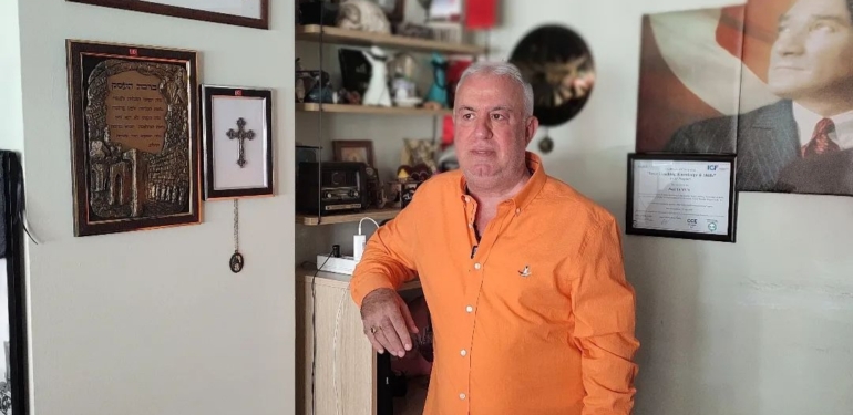 Antakya Güllübahçe Muhtarı Rafet Yavrum’dan Noel Mesajı