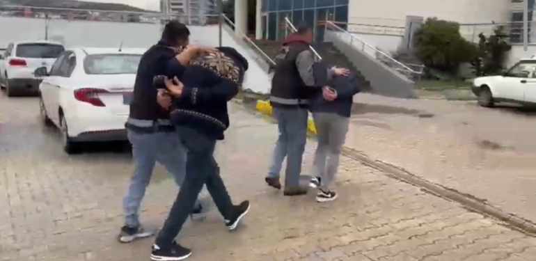 Çeşitli Suçlardan Aranan 4 Kişi Yakalandı