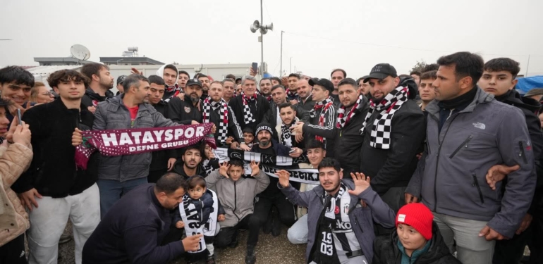 Beşiktaş Başkanı Serdal Adalı, Hatay’da Depremzedeleri Yalnız Bırakmadı